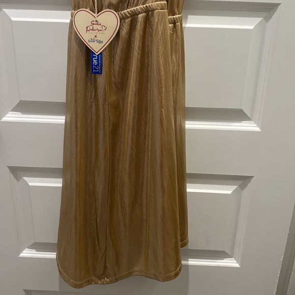 NWT Wild Blue Sadie Robertson Dress Gold Shimmer Size Large Asymmetrical - Picture 5 of 9